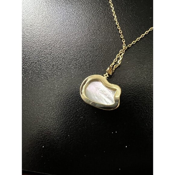 Beautiful Belk PISCES Pearlescent Gold Fish Pendant Gold Chain Necklace - Picture 4 of 7